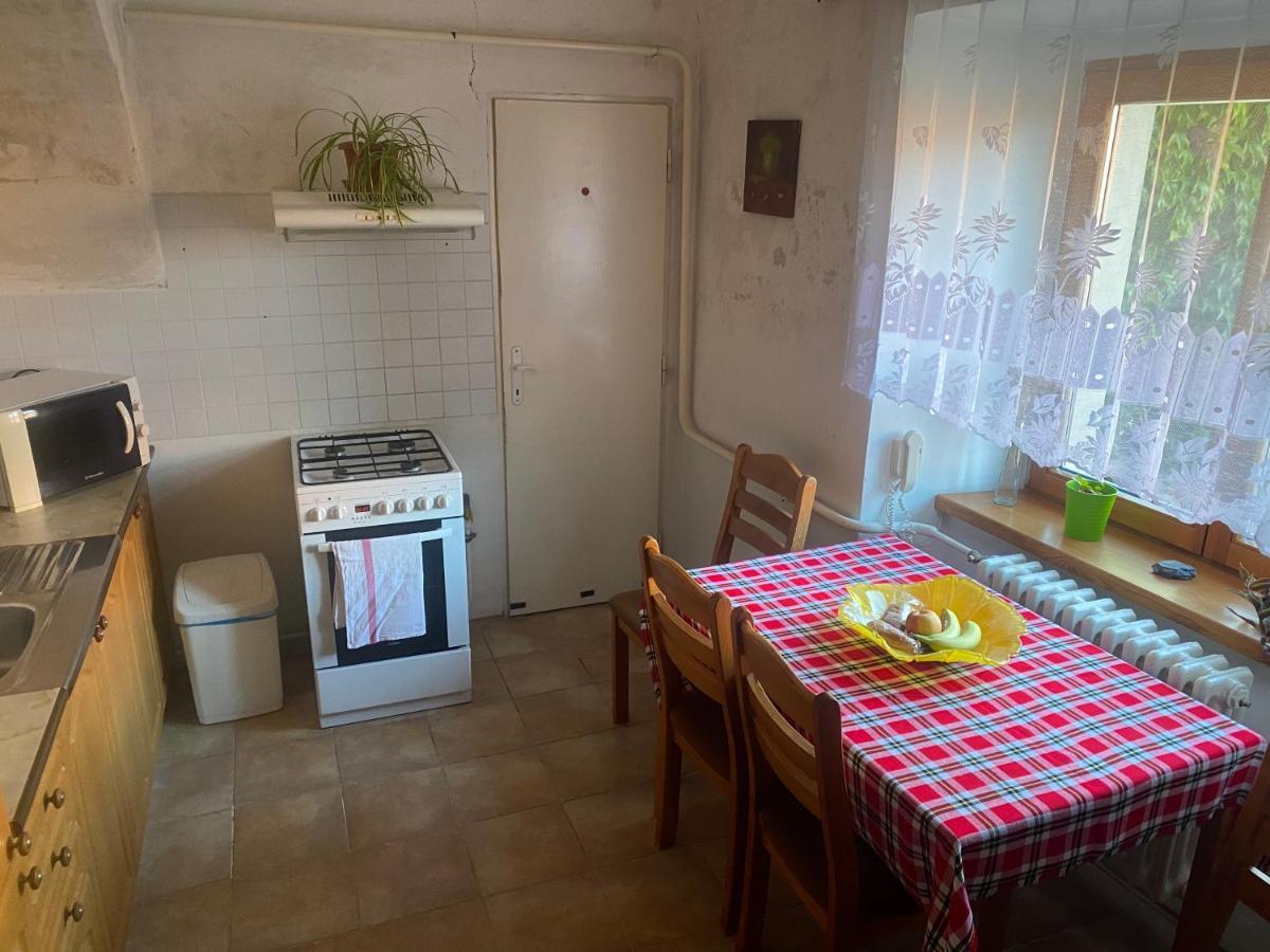 Apartman Bohema Lägenhet Kouřim Exteriör bild